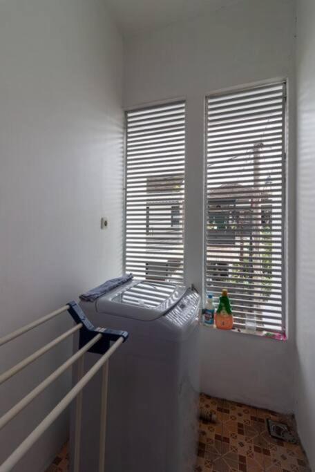 Spacious, White-Villa Belgareti @Kiara Condong バンドゥン エクステリア 写真