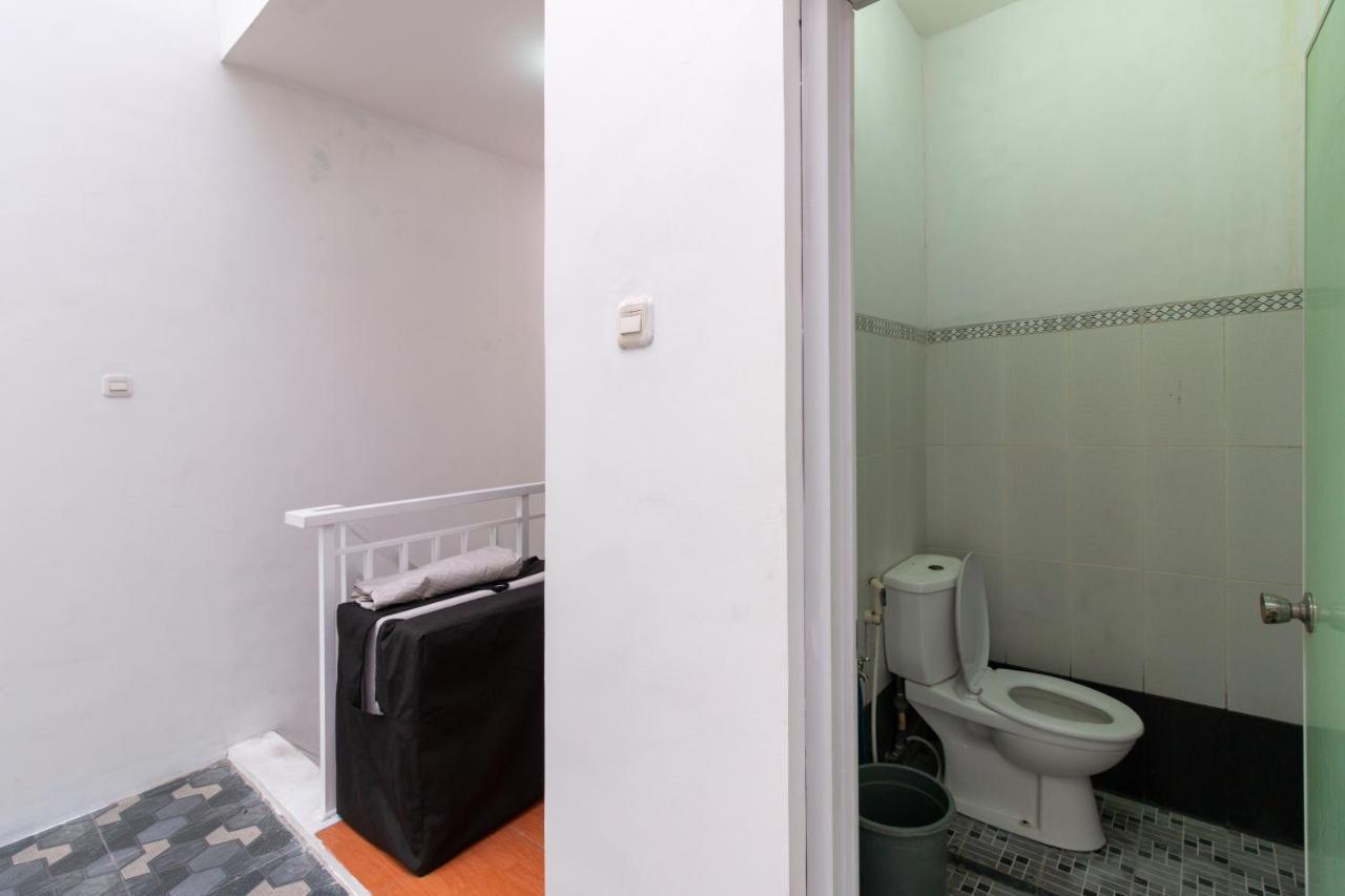 Spacious, White-Villa Belgareti @Kiara Condong バンドゥン エクステリア 写真